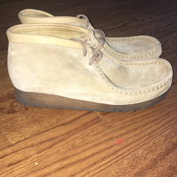men's clarks wallabee sand suede